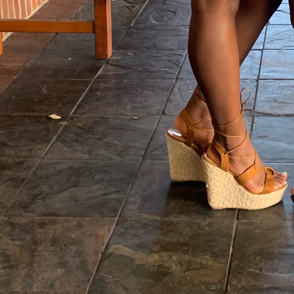 Super cute brown wedges
